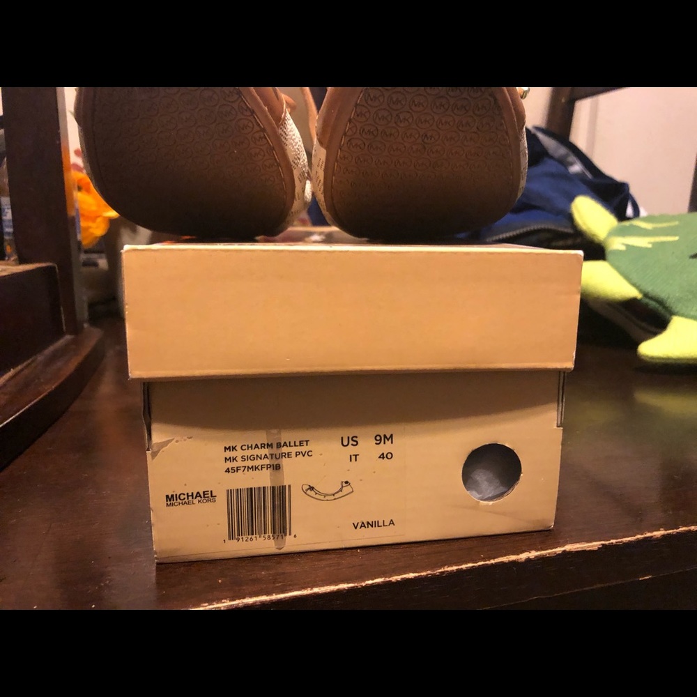 Michael Kors Flats - Picture 7 of 7